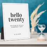 Plaque Photo Typographie minimaliste noire blanche moderne 20 a<br><div class="desc">La typographie minimaliste moderne en noir et blanc design de la fête du 20e anniversaire.</div>