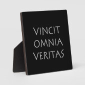 Plaque Photo Vincit omnia veritas (Recto)
