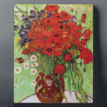 Plaque Van Gogh Red Poppies et Daisies<br><div class="desc">Plaque Van Gogh Red Poppies et Daises. Peinture à l'huile sur toile de 1890. Un tableau de fleurs coloré de Van Gogh, bien qu’il ne soit pas aussi célèbre que son célèbre vase de tournesols, cette oeuvre représente une autre entrée charmante dans le vaste catalogue de natures mortes florales de...</div>