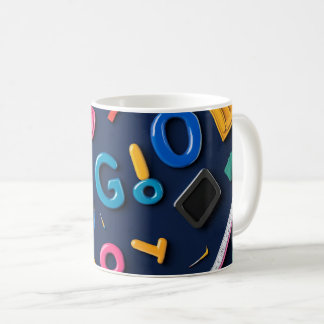 Plastische letters artistiek gerangschikt op een d koffiemok