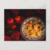 PLAT DE PÂTES EN CARTE POSTALE AVEC TOMATES (Devant)