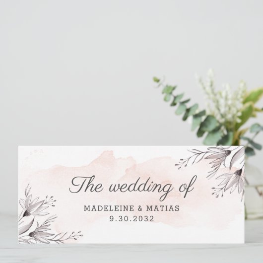 Plat et fleurs grises fleuries mariage du menu (Debout devant)