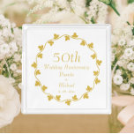Plateau En Acrylique 50e anniversaire de Mariage d'or Ivy Wreath<br><div class="desc">Un grand cadeau du 50e anniversaire de Mariage d'or! Carré, plateau acrylique avec une conception de courroie de lierre doré à de nombreuses fins, comme un plateau de collation, plateau de stockage, plateau d'affichage et plus encore. Modifiez les noms des plateaux et la date anniversaire du mariage en les remplaçant...</div>