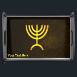 Plateau Flamme de Menorah<br><div class="desc">Un rendu numérique brun et or de la menorah juive à sept branches (hébreu : מְ נ וֹ רָ ‎). Customisez en ajoutant votre propre texte. La menorah à sept branches, utilisée dans le sanctuaire portatif mis en place par Moïse dans le désert et plus tard dans le Temple de...</div>