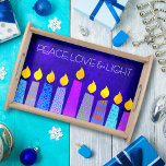 Plateau Hanoukka Menorah bougies sur Blue Peace Love Light<br><div class="desc">"Paix, amour et lumière." Une illustration ludique, moderne et artistique de bougies motifs de saumons vous aide à inaugurer les vacances de Hanoukka. Des bougies bleues assorties de motifs de fausse feuille colorés recouvrent un arrière - plan riche et de texture bleue profonde. Sentez la chaleur et la joie de...</div>