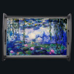 Plateau Monet-Eau-Lis de Claude<br><div class="desc">Chef d'oeuvre de beaux-arts par Claude Monet (1840 - 1926) comportant ses nénuphars populaires de peinture de paysage basés sur des intensités de bleu, de vert et de pourpre. Elle fait un petit plateau attrayant de portion pour des fans de Claude Monet.</div>