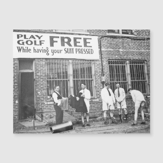 Play Golf Free (While Having Your Suit Pressed) Po (Voorkant)