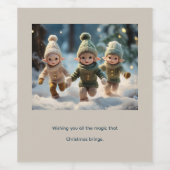 Playful Elves Running in the Snow Custom Text Wijn Etiket (Enkel label)