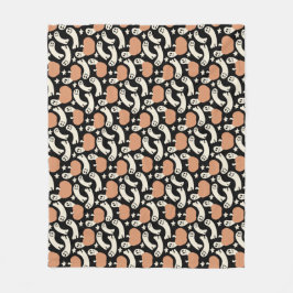 Playful Ghosts and Pumpkins on Black – Halloween R Fleece Deken