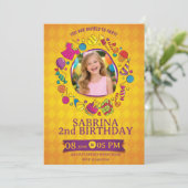 Playful Kids Birthday Invitation – Doodle Party (Debout devant)
