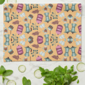 Playful kitchen-themed pattern featuring aprons theedoek (Gevouwen)