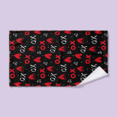 Playful Red & Black XO Heart Pattern on Black (Serviette à main)