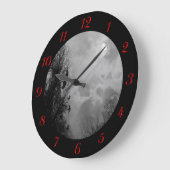 Pleine lune Avec Ravens Red Numéros Mur Horloge (Angle)