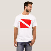 Plongeur au-dessous de T-shirt de drapeau (Devant entier)