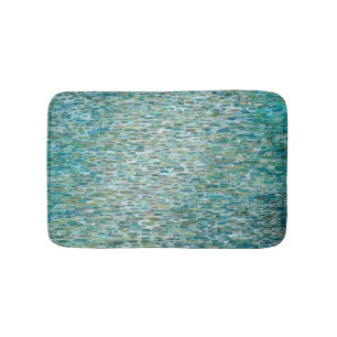 Pluie de ressort sur un tapis de bain de salle de