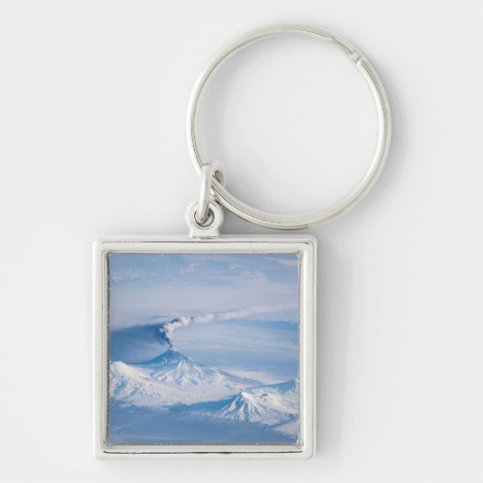 Pluim afkomstig van de vulkaan Kliuchevskoi. Sleutelhanger (Voorkant)