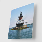 Plum Beach Lighthouse, Rhode Island Wall Clock Vierkante Klok (Hoek)
