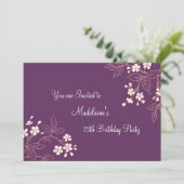 Plum Coral Floral 75e anniversaire Invitations (Debout devant)