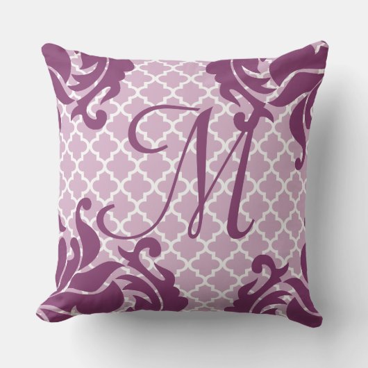Plum Damask Monogramme Accent Coussin personnalisé (Recto)