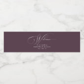 Plum Elegant Calligraphy Welkom bruiloft Waterfles Etiket (Enkel label)