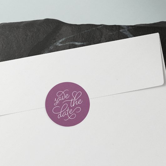 Plum en White Typografie Save the Date Ronde Sticker
