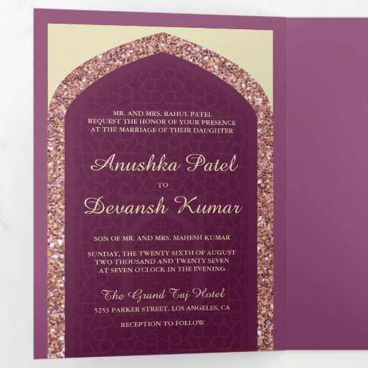 Plum Mauve Roos Gouden Glitter Indiase bruiloft Drieluik Uitnodiging (Binnenzijde eerst)
