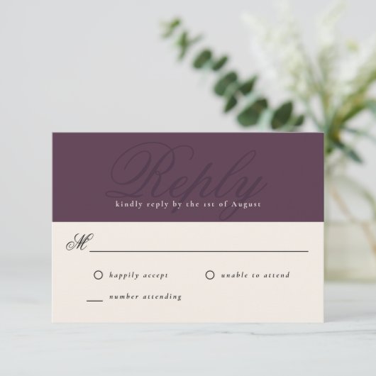 Plum Modern Elegant Minimaal Monogram RSVP (Staand voorkant)