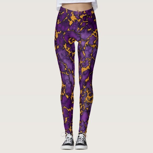 Plum Paarse en gouden marmeren textuur ontwerp Leggings (Voorkant)