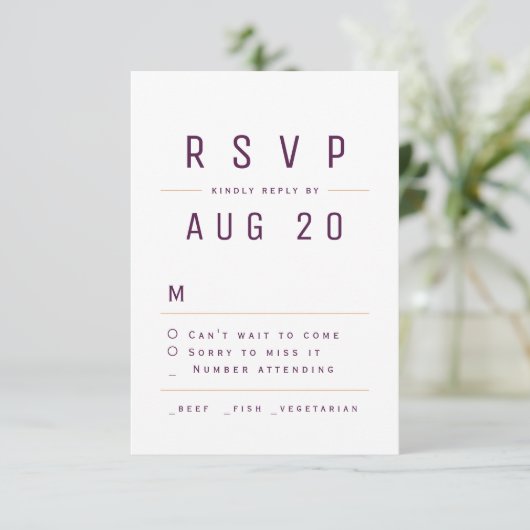 Plum Purple Moderne Chic Simple Typographie RSVP (Debout devant)