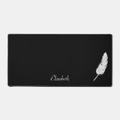 Plume blanche cygne et calligraphie script sur fon (Recto)