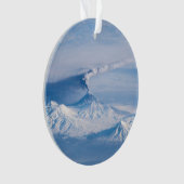 Plume Émanant Du Volcan Kliuchevskoi. (devant)