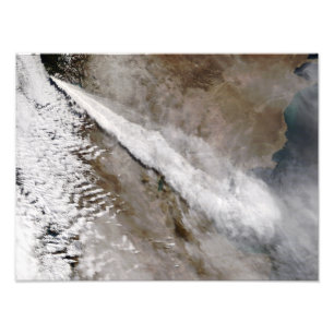 Plume uit de uitbarsting van Chaiten vulcano, Chil Foto Afdruk