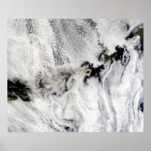 Plume uit Okmok Volcano, Aleutian Islands Poster