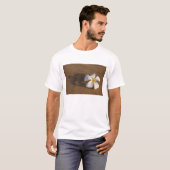 Plumeria op zandstrand, Maui, Hawaii, Verenigde St T-shirt (Voorkant volledig)
