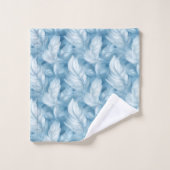 Plumes Bleues Délicates Monogrammes Bleu Pâle (Gant de toilette)