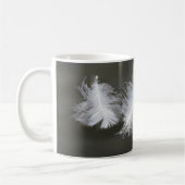 Plumes d'oie flottante Mug de café (Gauche)