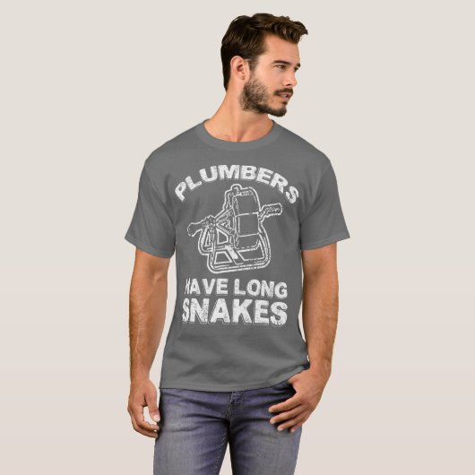Plummers hebben lange snakes Funny Plumber T-shirt (Voorkant volledig)