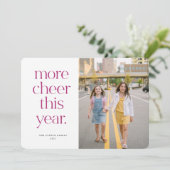 Plus de joie cette année Carte de Noël pourpre (Debout devant)