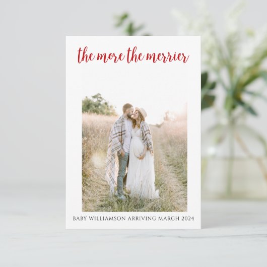 Plus La Carte de Noël De Grossesse De Merrier Est  (Debout devant)