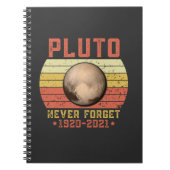 pluto NEVER FORGET Notitieboek (Voorkant)