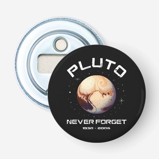 Pluto Nooit Vergeten Button Flesopener (Voorkant)