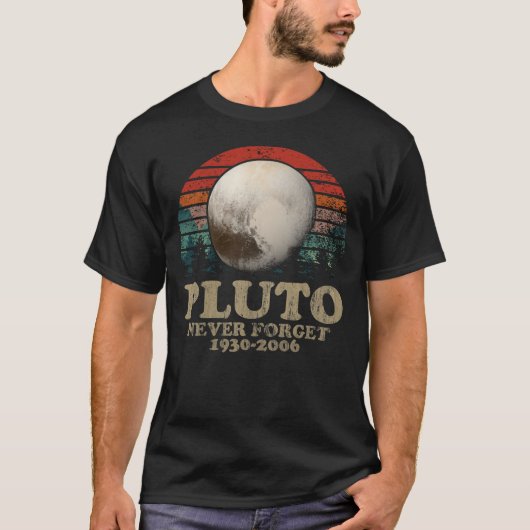 Pluto vergeet nooit t-shirt (Voorkant)