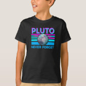 Pluto vergeet nooit t-shirt (Voorkant)
