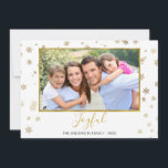 Pneus à huile d'or Joyeux Carte photo<br><div class="desc">Faux Gold Foil Snowflakes - Joyeux Joyeux Noël - Carte photo de vacances. L'image,  la date et le nom de famille peuvent être remplacés sur cette carte photo de Noël simple et élégante.</div>