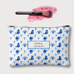 Pochette À Accessoires Boho Christmas Winter Blue Birds<br><div class="desc">Ce sac accessoire pour oiseaux bleus de Noël boho est parfait pour porter vos essensials.</div>