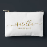 Pochette À Accessoires Bridesmaid Gift Gold Nom<br><div class="desc">Ce sac de maquillage et d'accessoires Bridesmaid est doté d'une typographie manuscrite en or avec des swashes sur un arrière - plan blanc ou de minuit. Présentez à vos demoiselles d'honneur un sac de toilette pour leur maquillage et des petits articles traditionnellement présentés au dîner de répétition, à utiliser tôt...</div>