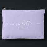 Pochette À Accessoires Chic Minimal Iris Purple Épouse Personnalisée<br><div class="desc">Voici notre chic minimaliste Iris Purple Personnalisé Bridesmaid Accessory Pouch, un cadeau élégant et polyvalent conçu pour célébrer vos demoiselles d'honneur dans l'élégance. Cette poche accessoire est l'exemple du chic moderne, parfait pour toutes les occasions, des propositions de demoiselle d'honneur aux douches nuptiales. Conçu dans un style minimaliste, ce sac...</div>