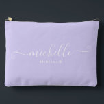 Pochette À Accessoires Chic Minimal Iris Purple Épouse Personnalisée<br><div class="desc">Voici notre chic minimaliste Iris Purple Personnalisé Bridesmaid Accessory Pouch, un cadeau élégant et polyvalent conçu pour célébrer vos demoiselles d'honneur dans l'élégance. Cette poche accessoire est l'exemple du chic moderne, parfait pour toutes les occasions, des propositions de demoiselle d'honneur aux douches nuptiales. Conçu dans un style minimaliste, ce sac...</div>