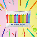 Pochette À Accessoires Cute Crayon Enseignant sur mesure<br><div class="desc">Un beau cadeau de la Semaine d'appréciation de l'enseignant ou de la fin de l'année pour un cours de jardin d'enfants à donner à leur enseignant de l'école primaire. Personnalisé avec son nom sous un adorable arc-en-ciel de crayons. Un adorable sac à crayon pour un enseignant de maternelle avec un...</div>