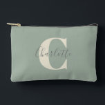 Pochette À Accessoires Élégant Monogramme moderne Nom dans Sage Green<br><div class="desc">Élevez vos essentiels avec cette pochette élégante d'accessoires vert sauge, avec un monogramme sophistiqué et un design de nom. Parfait pour garder vos petits objets organisés et élégants, il offre un look épuré et minimaliste avec une touche personnelle. Idéale pour un usage quotidien ou comme cadeau réfléchi, cette pochette allie...</div>